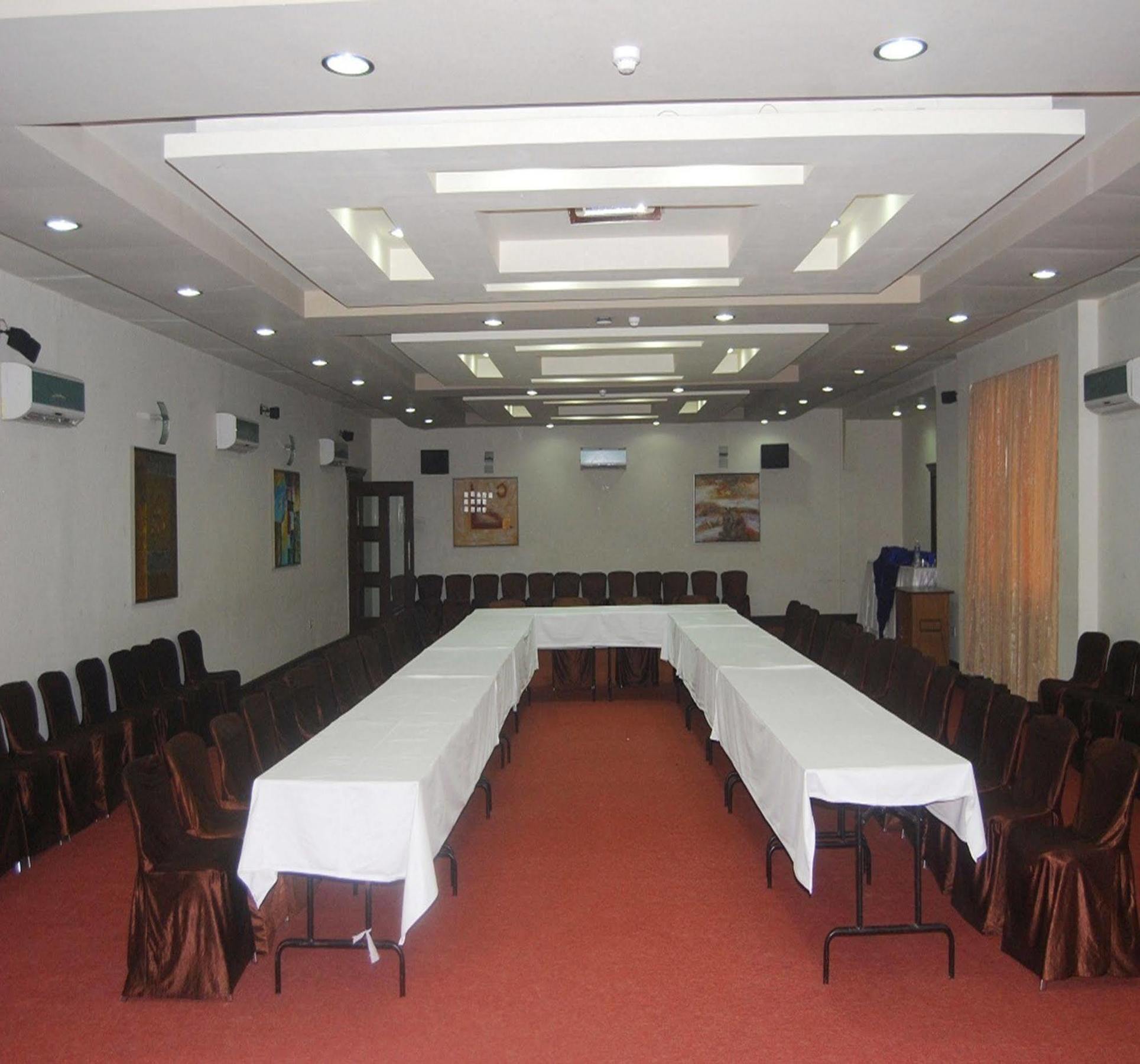The Royal Plaza Gangtok 호텔 외부 사진